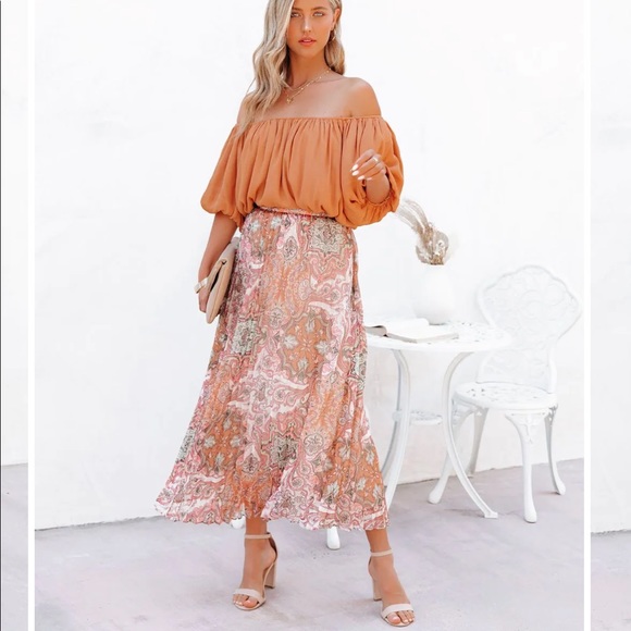 Vici Dresses & Skirts - VICI | Pleated Paisley MIDI Skirt